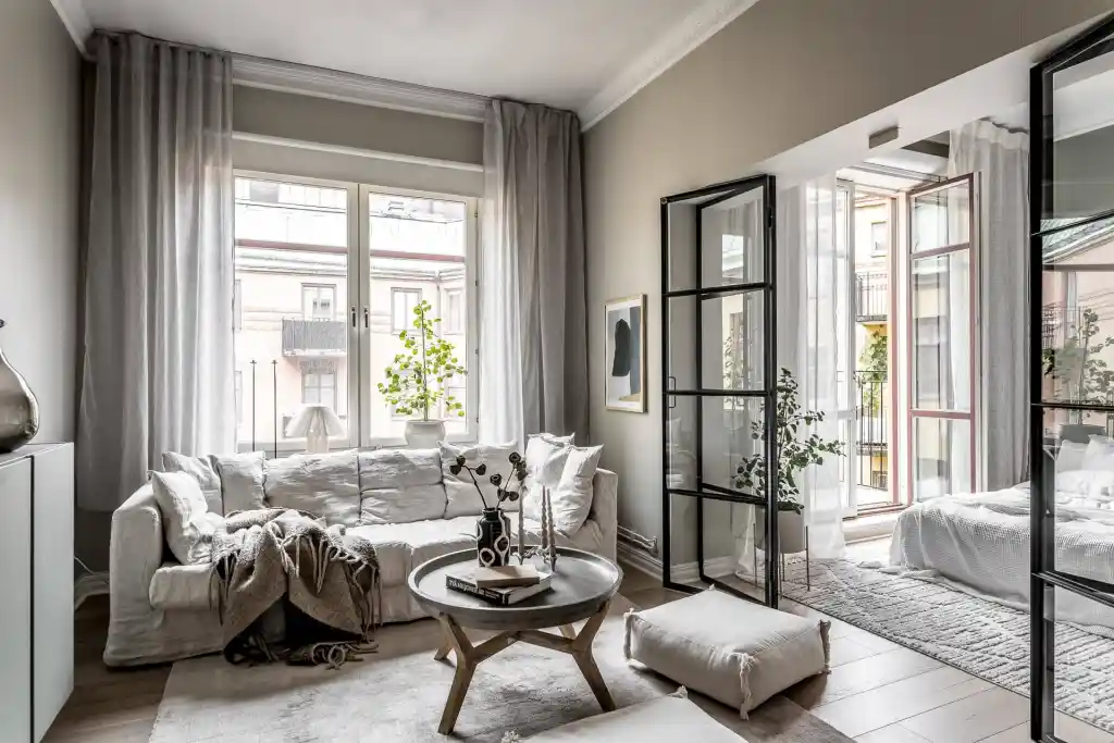 How to Use Glass Partitions for Open-Concept Living Spaces